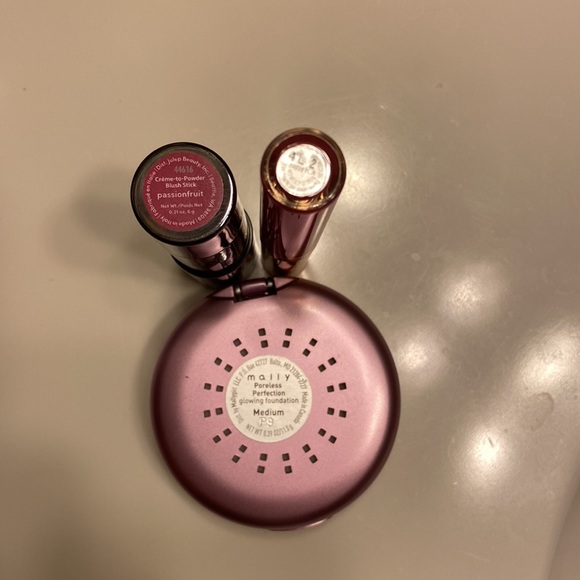 Mally Poreless foundation - Picture 2 of 3